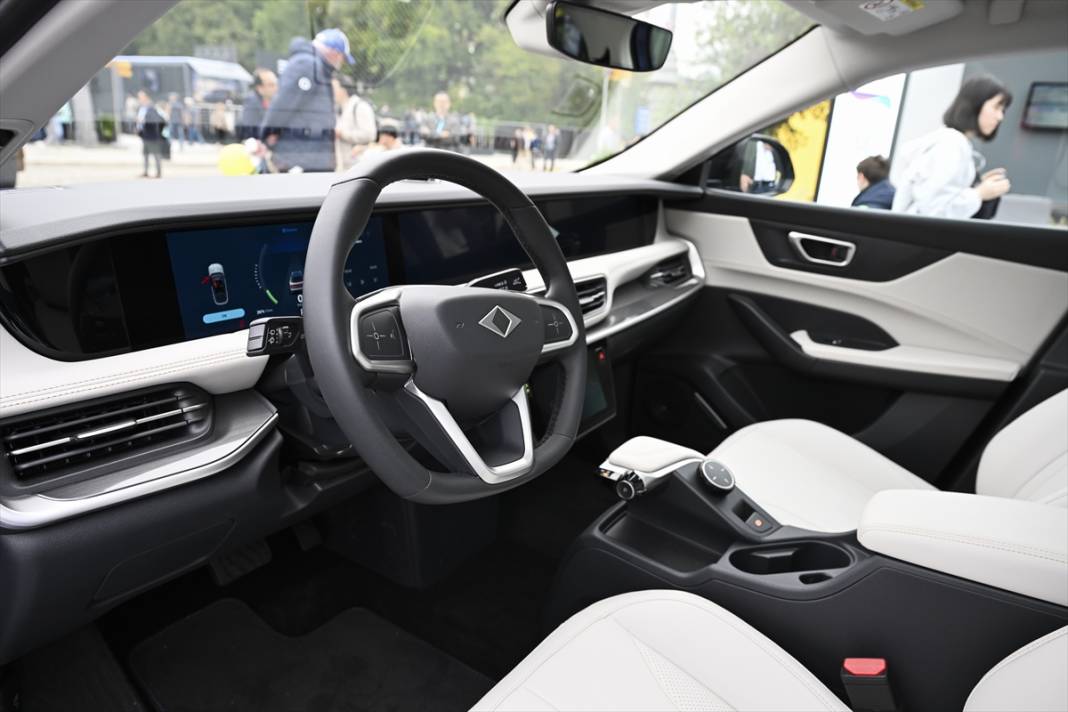 Türkiye’nin otomobili Togg’un yeni modeli Münih sokaklarında 11